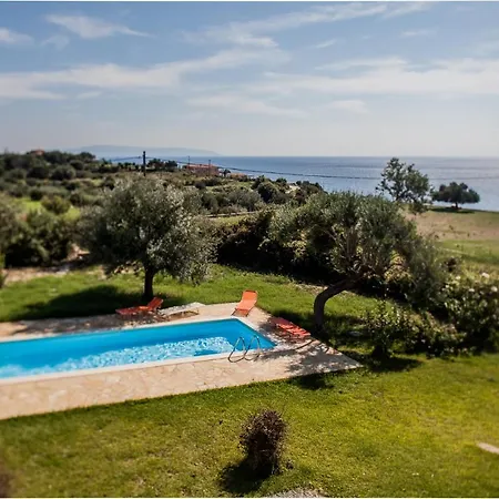 Serenata With Pool & Garden Villa
